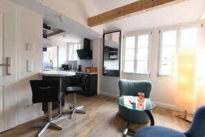 Interior - Apartment 'Das Schiefe Haus Whg Weinlage' with Wi-Fi (Heppenheim)