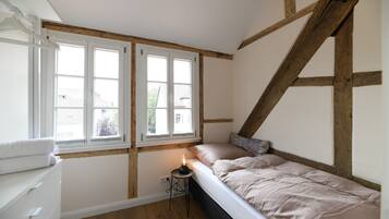 3 bedrooms, free WiFi, bed sheets