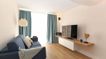 Fernseher, Stereoanlage