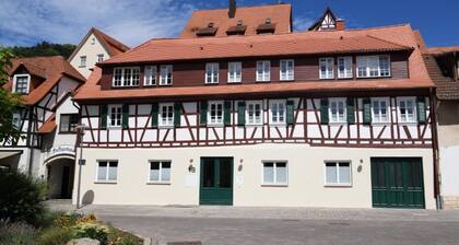 Ferienwohnung 'Das Schiefe Haus Wohnung Altstadt' mit privater Terrasse und WLAN