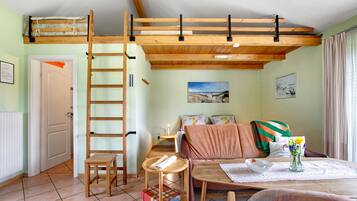 TV, table tennis, stereo