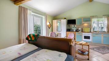 1 bedroom, iron/ironing board, free WiFi, bed sheets