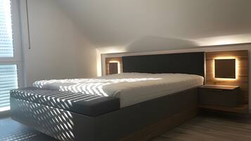 4 Schlafzimmer, Bügeleisen/Bügelbrett, kostenloses WLAN, Bettwäsche