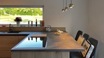 KĂŒhlschrank, Ofen, Herdplatte, GeschirrspĂŒler