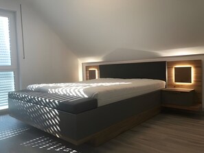 4 habitaciones, tabla de planchar con plancha y wifi gratis 