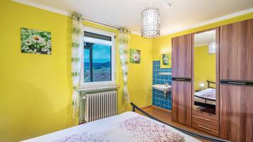 2 bedrooms, free WiFi, bed sheets