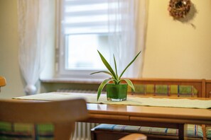 Dining - Apartment 'Haus Loks' with Mountain View, Shared Terrace and Wi-Fi (Sankt Märgen)