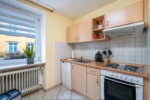 Kühlschrank, Ofen, Herdplatte, Geschirrspüler