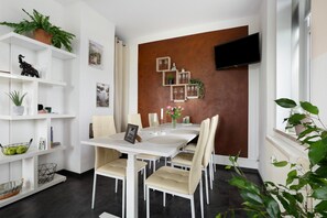 Dining - Apartment 'Fewo Zum Alten Bahnhof' with Wi-Fi (Reinsberg OT Dittmannsdorf)