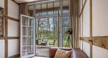 Apartment 'Südterrasse mit Loftcharm' mit Bergblick, privatem Pool und WLAN