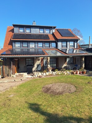 Exterior - Apartment 'Bei Oparius' with Private Terrace, Balcony, and Wi-Fi (Ganderkesee)