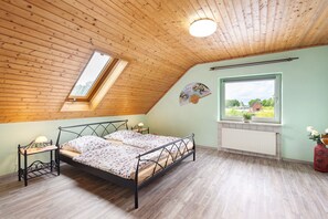 2 bedrooms, free WiFi, bed sheets