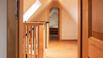 4 bedrooms, bed sheets