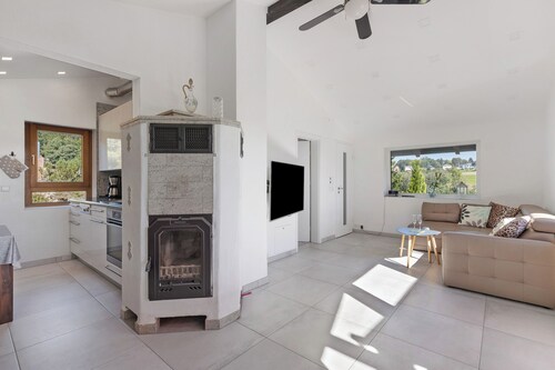 Holiday Home 'Ferienhaus Schönach' with Private Terrace and Wi-Fi