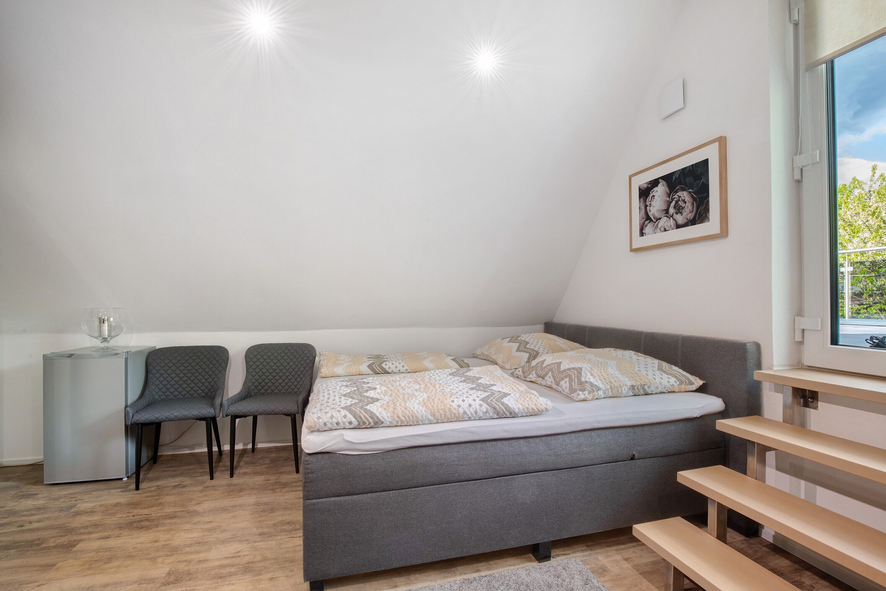 Iron/ironing board, free WiFi, bed sheets