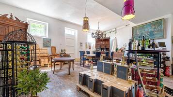 Bar (in der Unterkunft)