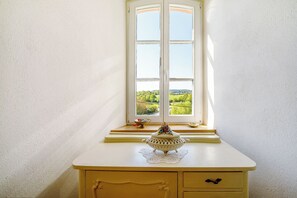 Interior - Apartment 'Napoleonzimmer Studio' with Shared Terrace, Shared Garden and Wi-Fi (Maring-Noviand)