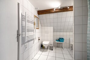 Suihku, hiustenkuivaaja