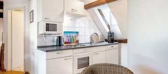 Apartment 'Schwalbennest Auf Dem Weingut' with Shared Terrace, Shared Garden and Wi-Fi