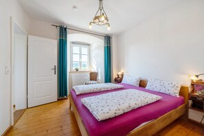 1 bedroom, free WiFi, bed sheets