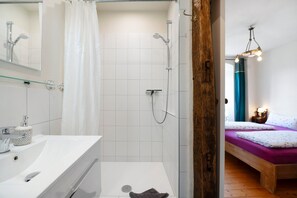 Een douche, een haardroger