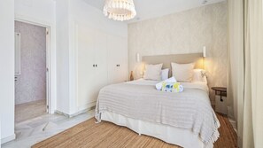 4 室のベッドルーム、アイロン / アイロン台、インターネット、ベッドシーツ