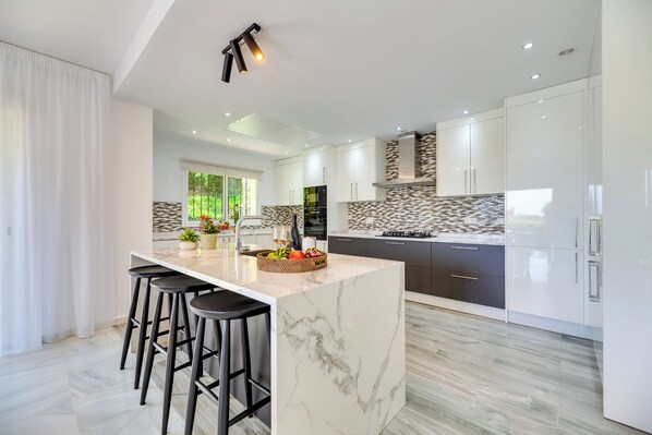 Fridge, microwave, oven, dishwasher