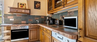 Apartment 'Ferienhaus Fichtelberg Apartement A' with Mountain View, Private Terrace and Wi-Fi