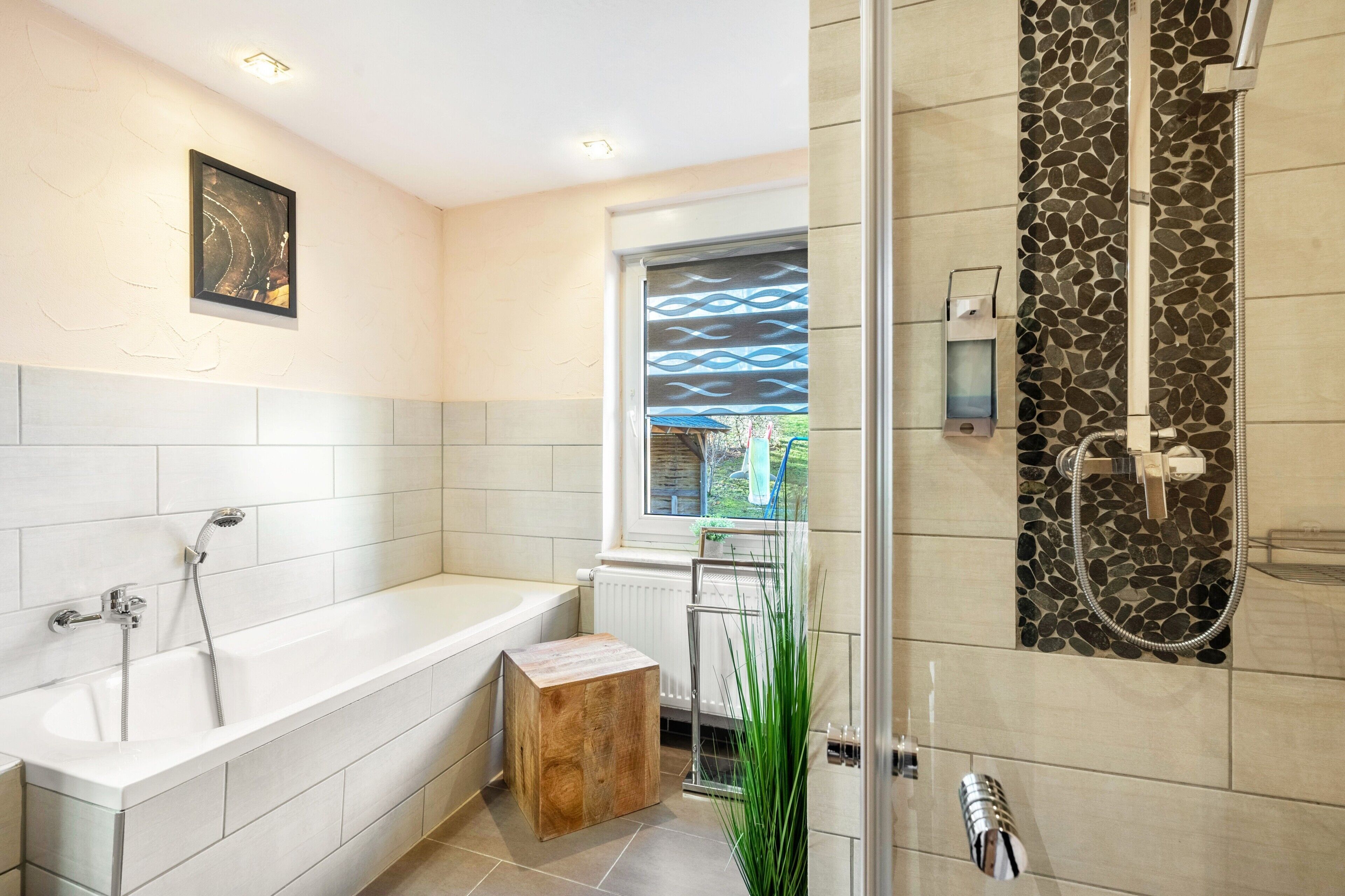 Een douche, een haardroger, handdoeken