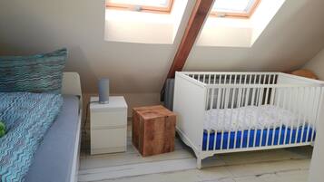 2 bedrooms, iron/ironing board, WiFi (free), bed sheets