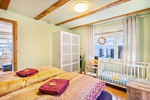 2 quartos, ferros/tábuas de passar roupa, Wi-Fi de cortesia