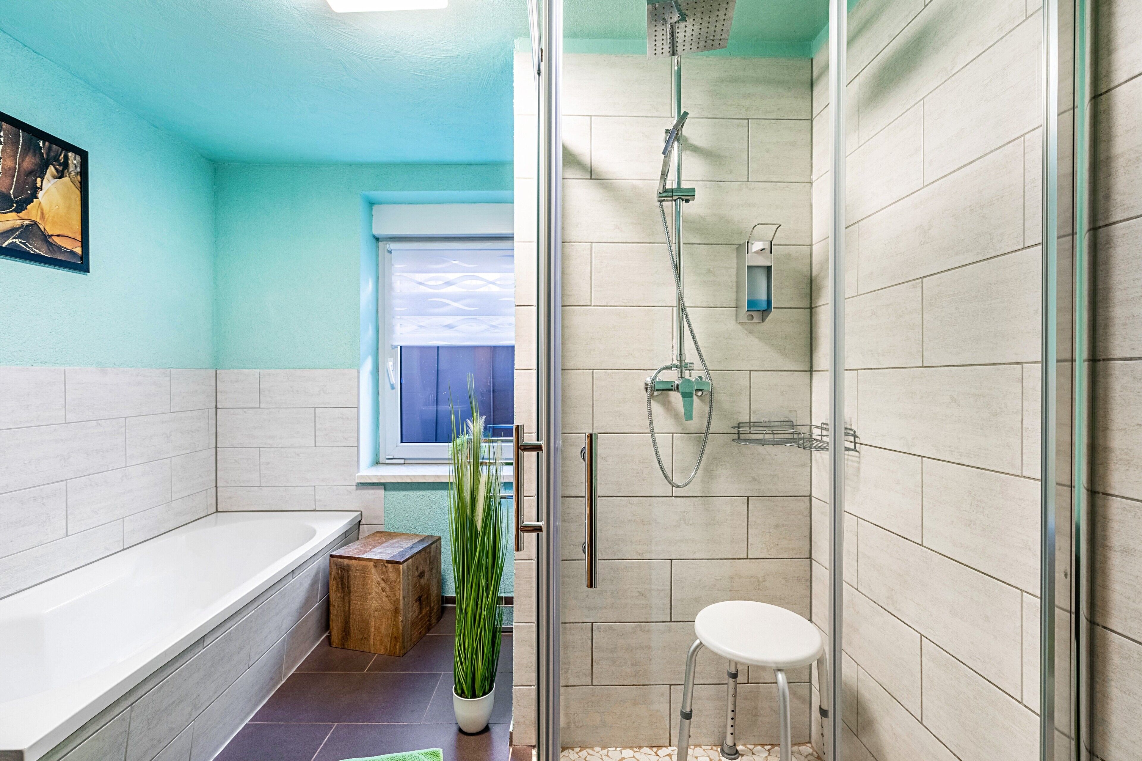 Een douche, een haardroger, handdoeken