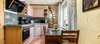Apartment 'Ferienhaus Fichtelberg Apartement B' with Mountain View, Private Terrace and Wi-Fi
