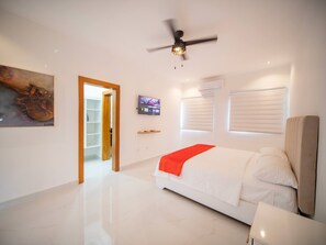 4 bedrooms, iron/ironing board, Internet, bed sheets