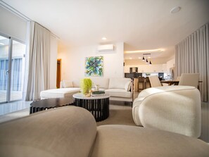 TV - First Class 4br King Size Villa In Sosua Town! (Sosúa)