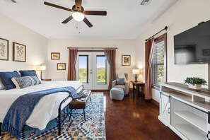 3 chambres, fer et planche à repasser, lit parapluie, Wi-Fi