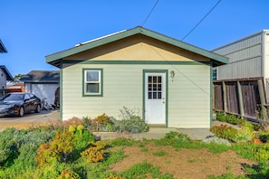 Exterior - Oceano Studio w/ Patio + Fire Pit Near Beaches! (Oceano)