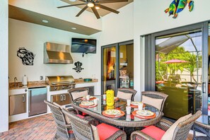Outdoor dining