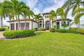 Exterior - Lanai w/ Heated Pool at Cape Coral Escape! (Cape Coral)