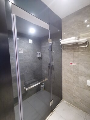 Eco-friendly toiletries, hair dryer, slippers - Guangzhou Concierge Apartment (Guangzhou)