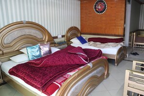 Standard Triple Room | Free WiFi - Taj Mahal Hotel Murree (Murree)