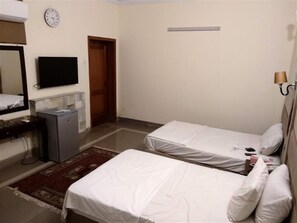 Standard Single Room | Free WiFi - M M Palace Guest House Peshawar (Peshawar)