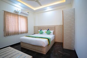 Quarto luxo | Cofres nos quartos, escrivaninha, quartos à prova de som