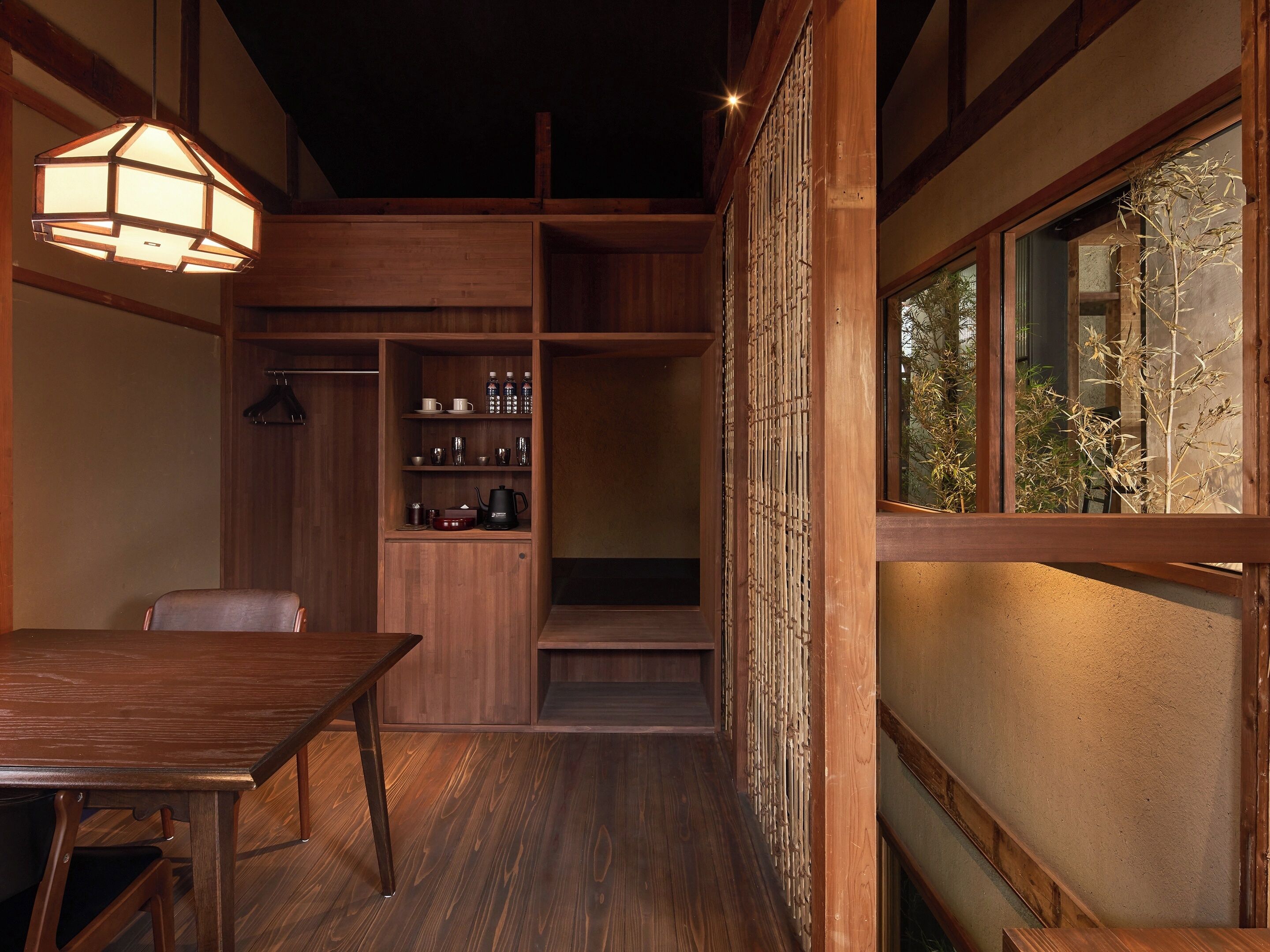 Caja de seguridad en la habitación y decoración personalizada 