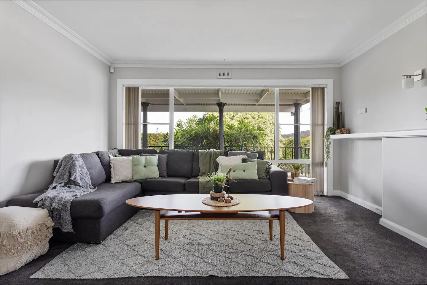 Smart TV, books, offices