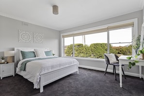 4 bedrooms, desk, iron/ironing board, travel crib