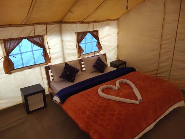 Deluxe Tent | 1 bedroom, bed sheets - Northern Valley Camp (Leh)