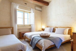 4 bedrooms, free WiFi, bed sheets - Tal-Kitarra Villa (Kercem)