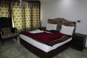 Double Room | Free WiFi - Hotel Dynasty Murree (Murree)