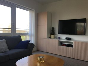 Smart TV, video games